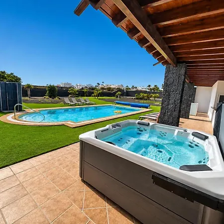 Villa Elise With Private Heated Pool