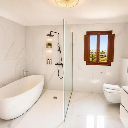 Elise With Private Heated Pool Villa *