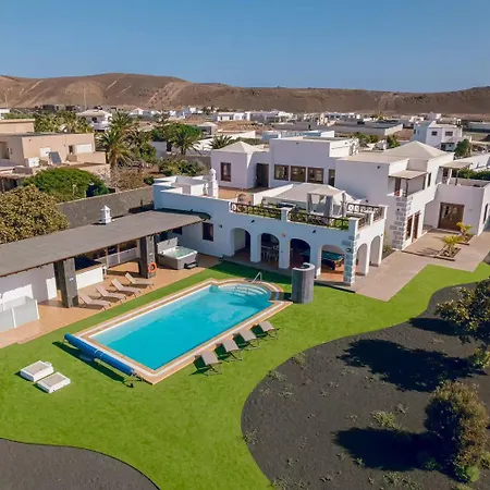 Villa Elise With Private Heated Pool